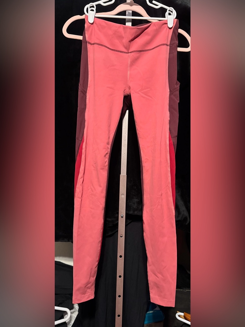 Outdoor Voices Coral and Burgundy Colorblock leggings size S